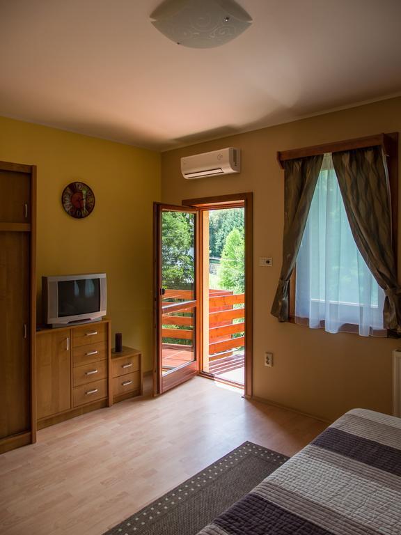 Aqua Apartman Gyula Habitación foto